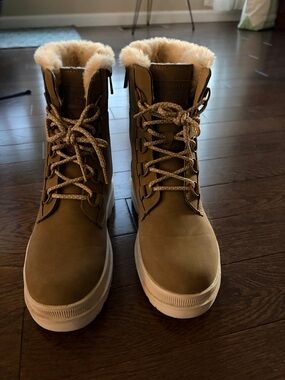 Women's Levi’s Faux-Fur Lined Winter Boots